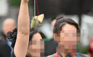 家长带着存了六年的粽子来送考 大女儿高考“上岸”后希望它能为今年高考的二女儿也带来好运！