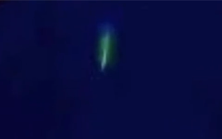 形状像根葱 天津上空出现神秘绿光疑是UFO：官方揭秘！