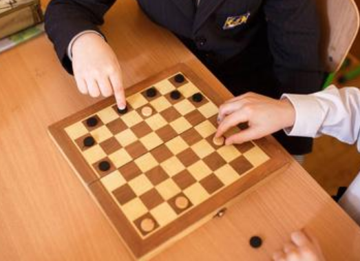 国际跳棋的正确玩法（分享国际跳棋的新手入门教程）-第2张图片